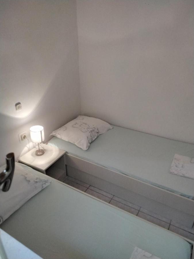 Apartmani Erceg Jadrija Ngoại thất bức ảnh
